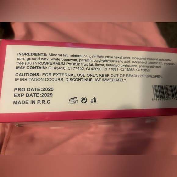 Mocallure Strawberry Lip Balm Box Set - Picture 4 of 5